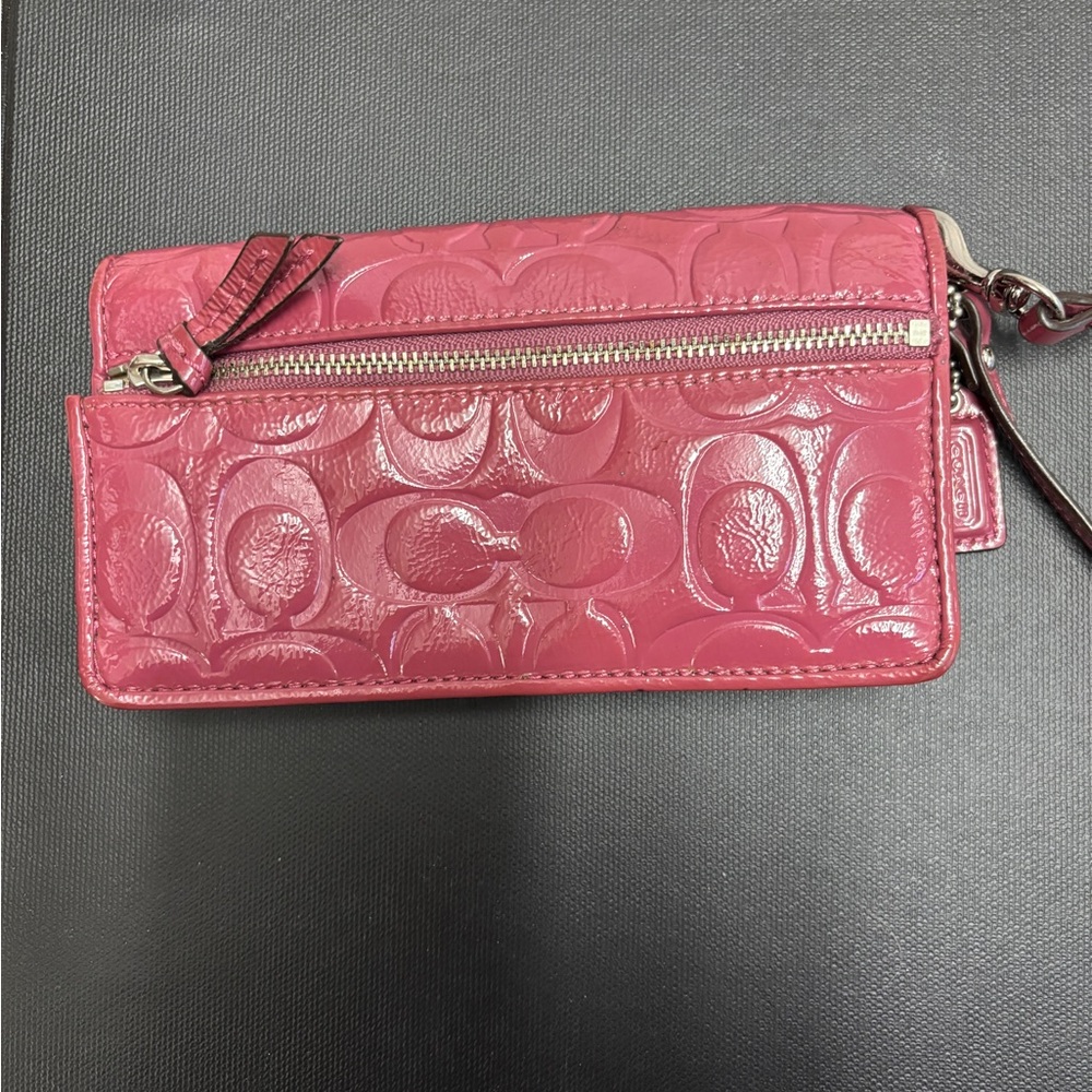 Coach Pink Patent Leather Signature Wristlet - Picture 5 of 6